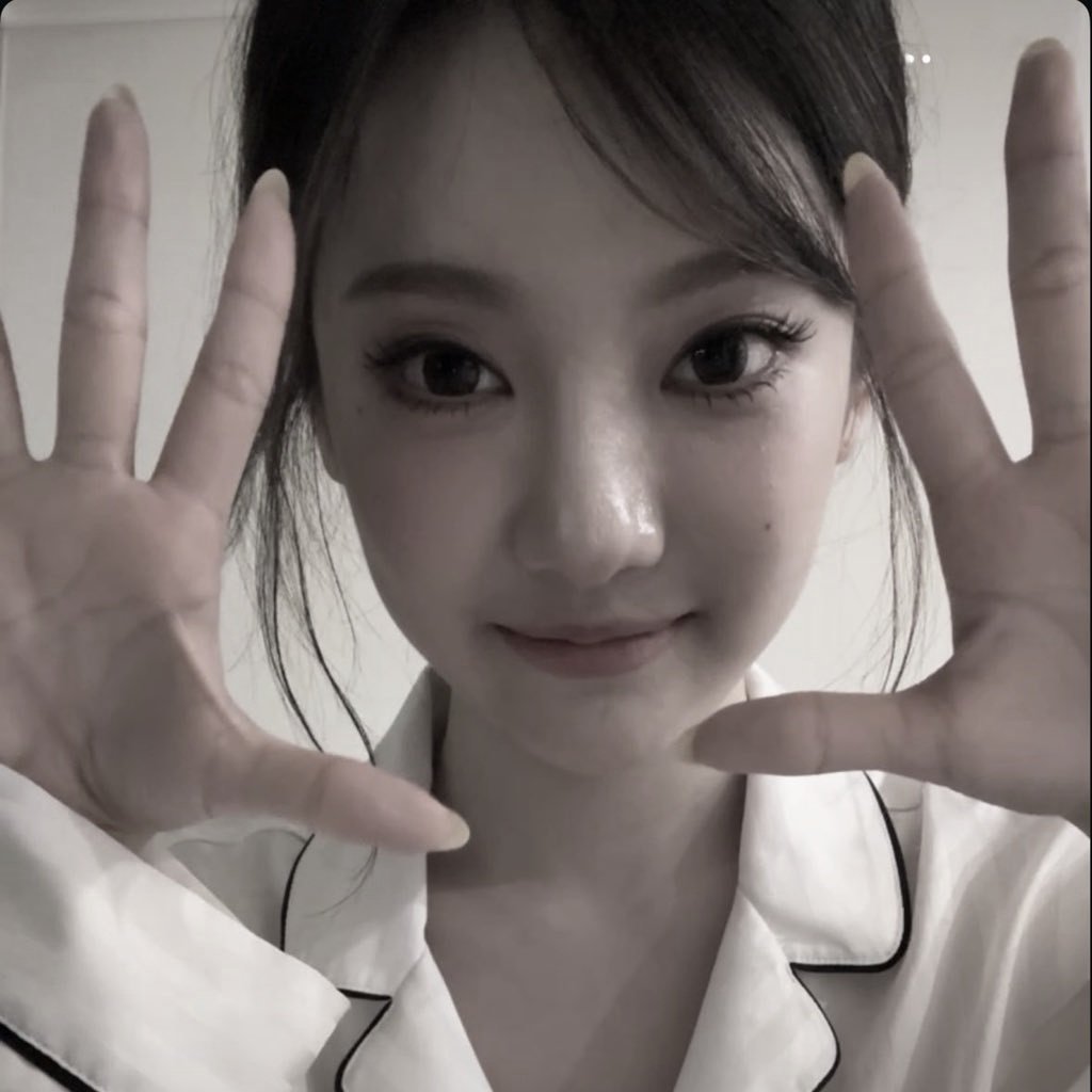 tartgedi's tweet photo. ㅤ

Lucu banget. Aku. Hari ini.

ㅤ https://t.co/uI46AwTb9K