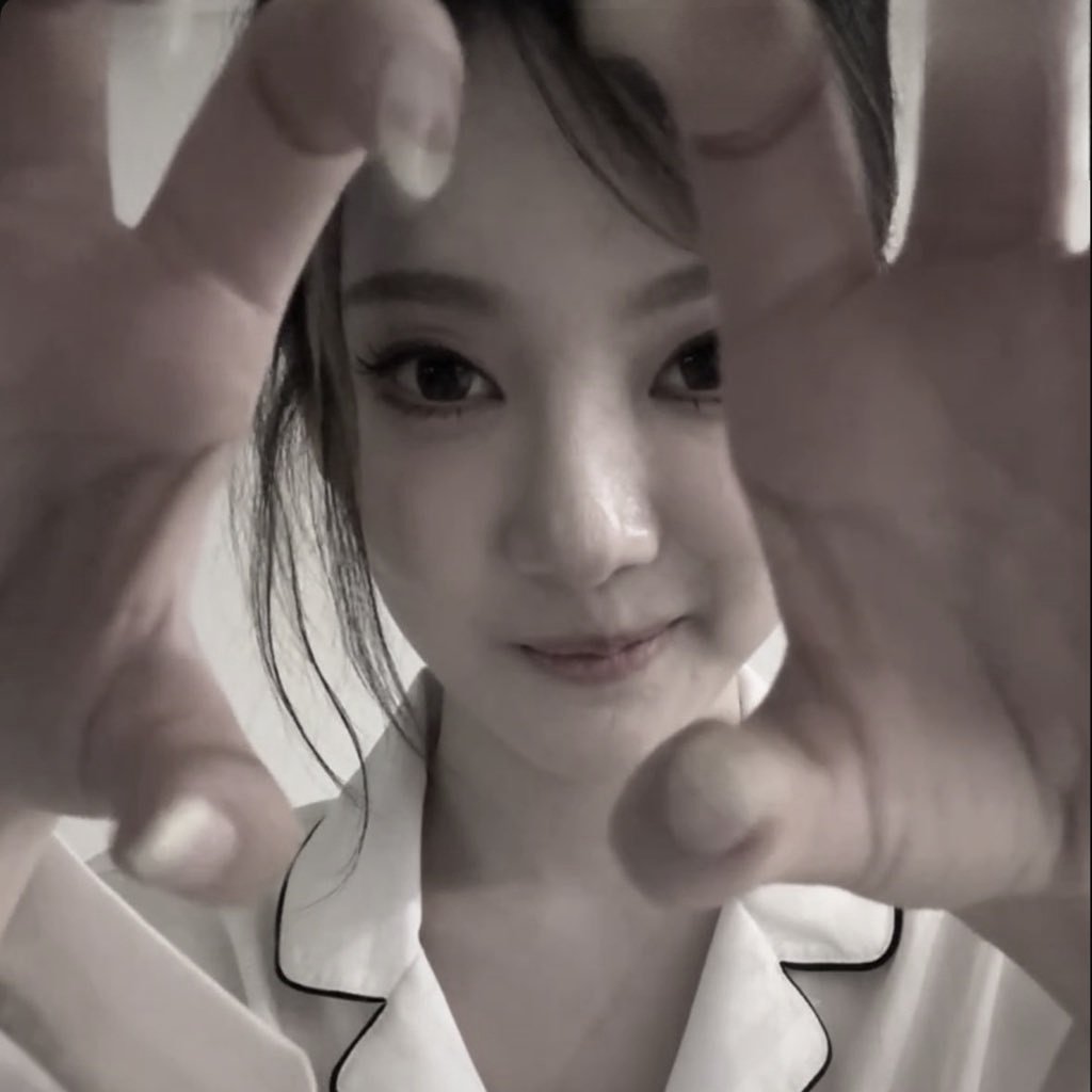 tartgedi's tweet photo. ㅤ

Lucu banget. Aku. Hari ini.

ㅤ https://t.co/uI46AwTb9K