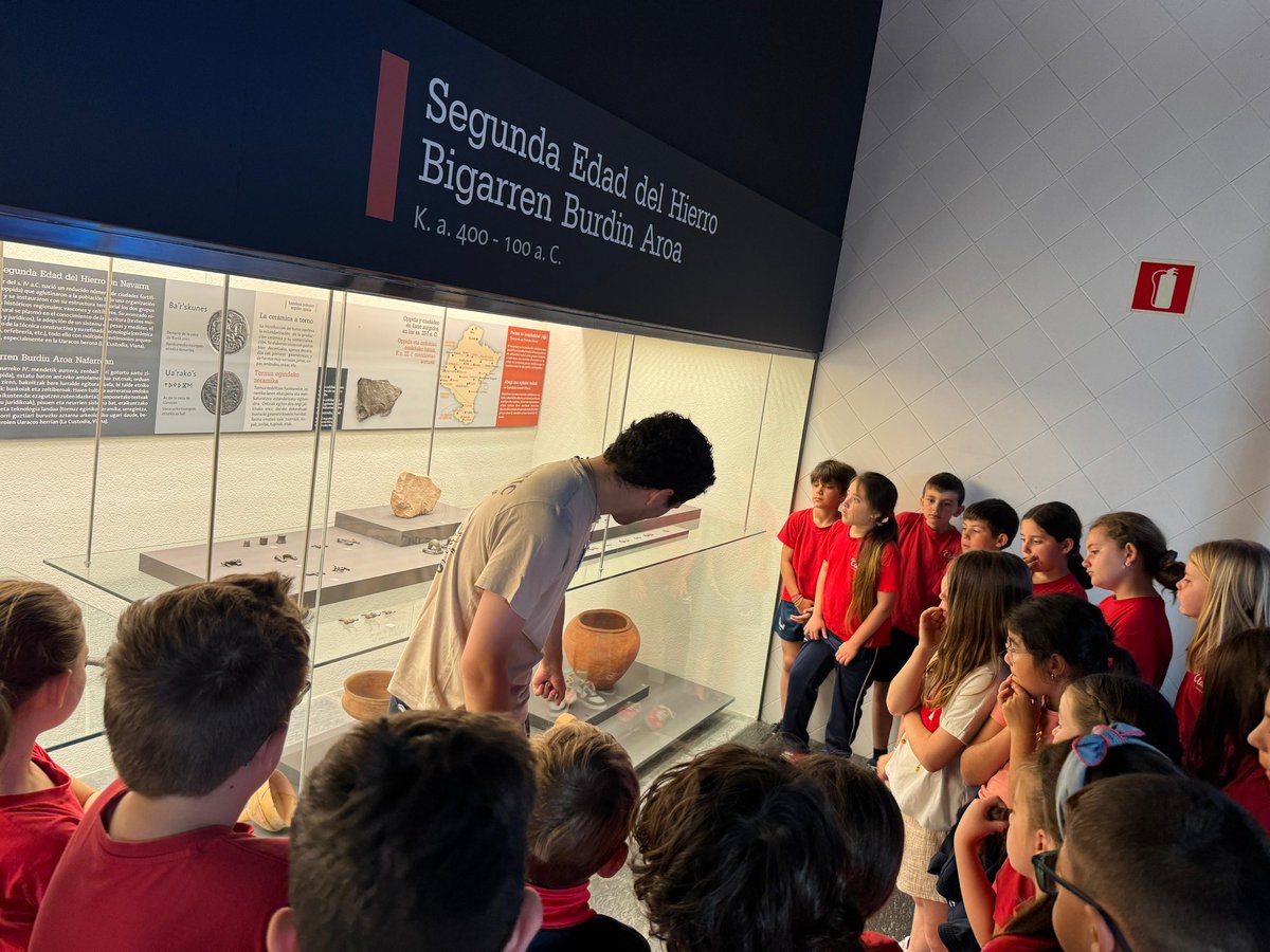 ClaretLarraona's tweet photo. En 3º de Primaria, dentro de nuestro proyecto de 𝐏𝐫𝐞𝐡𝐢𝐬𝐭𝐨𝐫𝐢𝐚, hemos visitado la sala de la Prehistoria en el Museo de Navarra.
#proyecto #prehistoria #museodenavarra #juntosaprendemosmejor #somosclaretlarraona https://t.co/eWiZMDEkKN