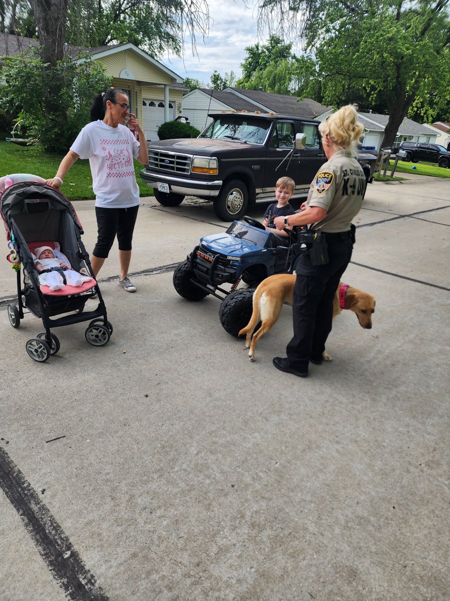 SCCMOPD's tweet image. THANK YOU...to the Oak Knoll Dr., Oak Forest Dr., Hunting Creek Rd. &amp;amp; Laura Hill Rd. area neighborhoods for coming out &amp;amp; welcoming us Tuesday night.

It was a great night to walk, talk &amp;amp; visit. #SCCPDCommunity