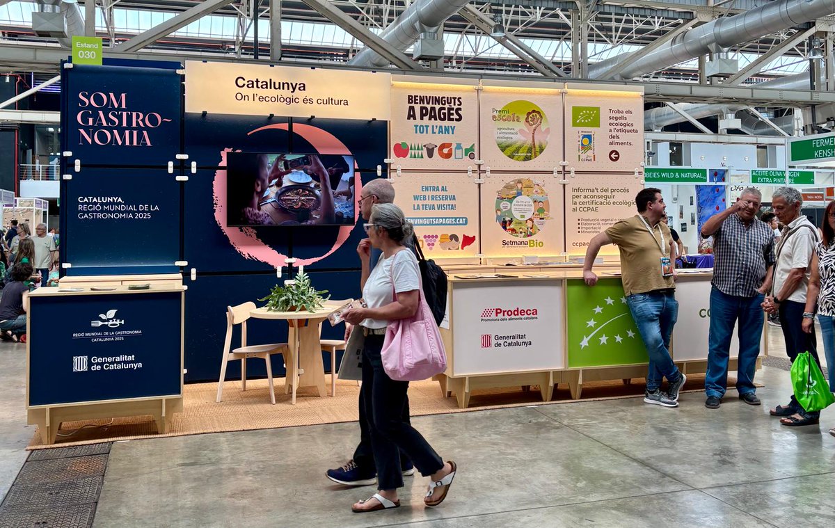 prodeCAT's tweet photo. 📍 Avui arrenca #BioCultura a La Farga de L’Hospitalet!
🌱 Un any més, des de Prodeca hi som presents amb estand institucional per donar suport al sector ecològic català.
🔄 Nova ubicació, mateix compromís amb l’alimentació sostenible! #AlimentsCatalans #Ecològic https://t.co/ayGXLnpLIA