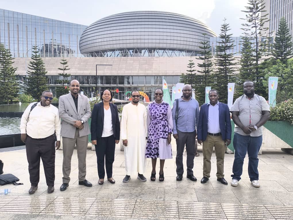 NBS_Somalia's tweet photo. SNBS participated in the AU Statistical Technical Group meeting on National Strategies for the Development of Statistics, joining AU Member States, Regional Economic Communities (RECs), pan-African institutions & partners to advance harmonized, high-quality statistics throughout Africa. Key discussion points included NSDS modernization, legal reforms & improved funding for data systems.

#Somalia shared its progress on implementing the 12 prior recommendations & submitted the completed rapporteur’s template. SNBS also underscored ongoing efforts to strengthen technical capacity & enhance donor coordination to accelerate statistical reforms. @AbdisalamHumbul @abdirahm_omar #DataForDevelopment @statafric @IGADsecretariat @_AfricanUnion