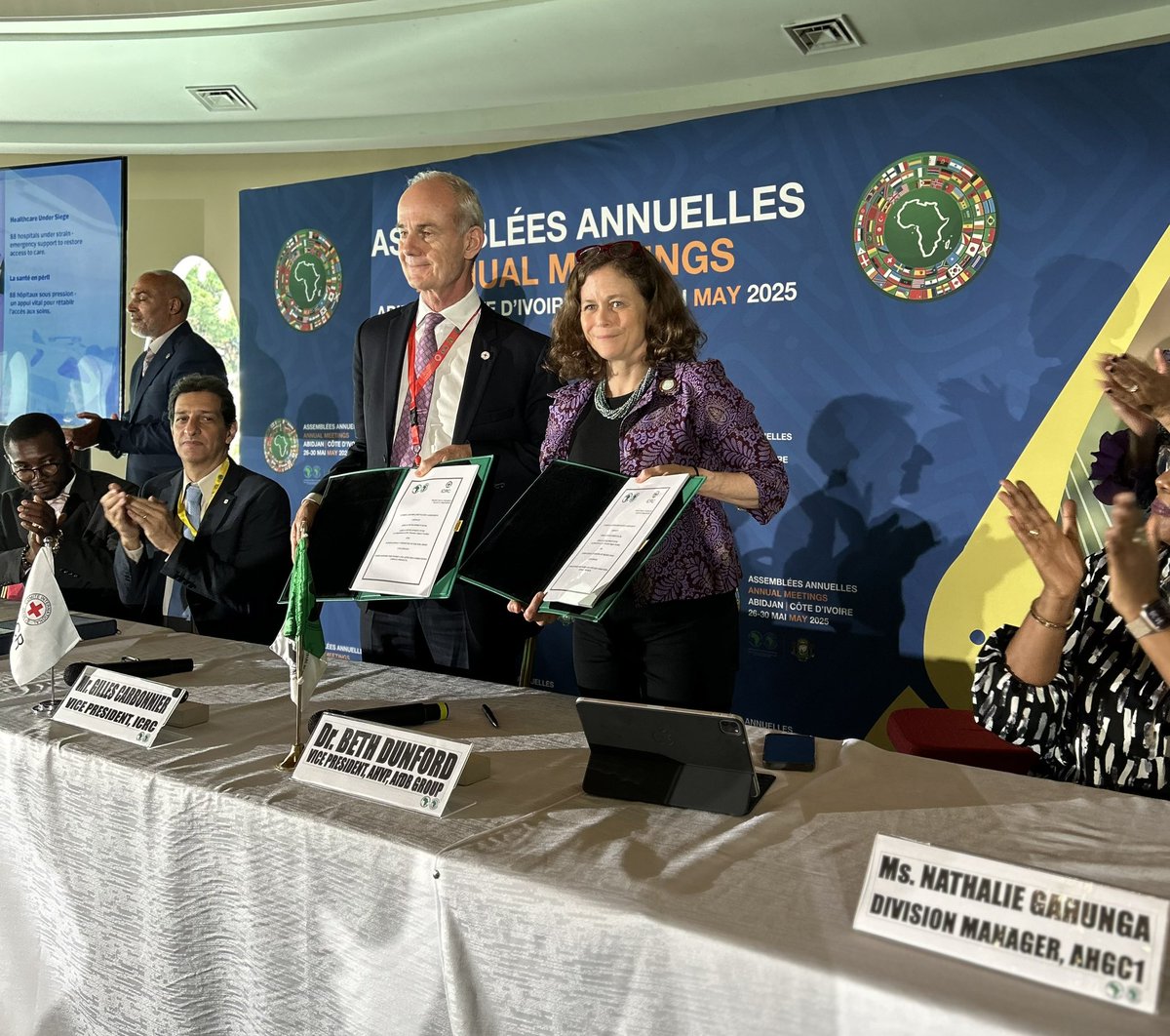 beth_dunford's tweet photo. #AfDBAM2025: a symbolic ceremony between #AfDB and @ICRC recognizes a shared commitment to support vulnerable populations. Today’s signing of the “Crisis Support for Women &amp; Affected Communities in Sudan” project implementation agreement brings us closer to realizing this goal. https://t.co/92dbyBBHXW