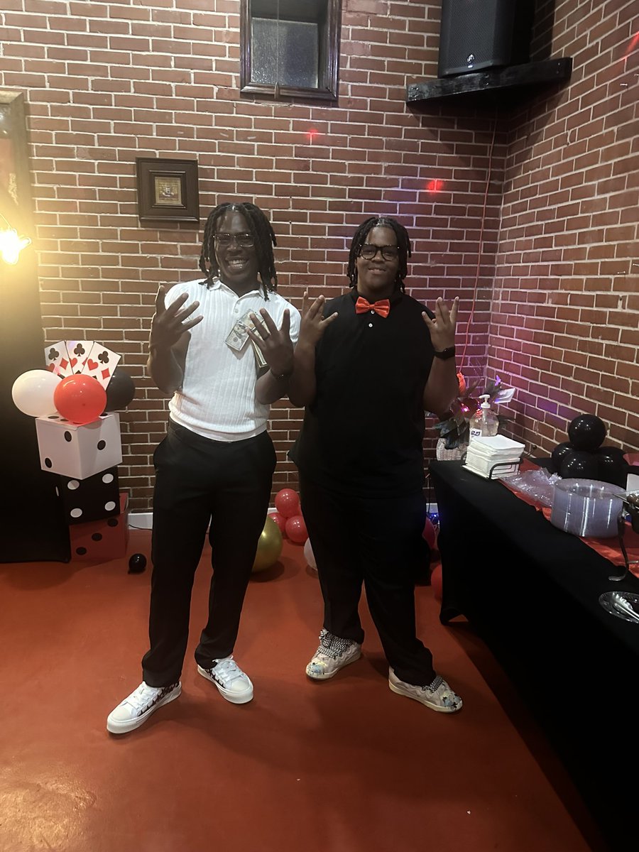 KingOfPentacles 🥶 tweet media