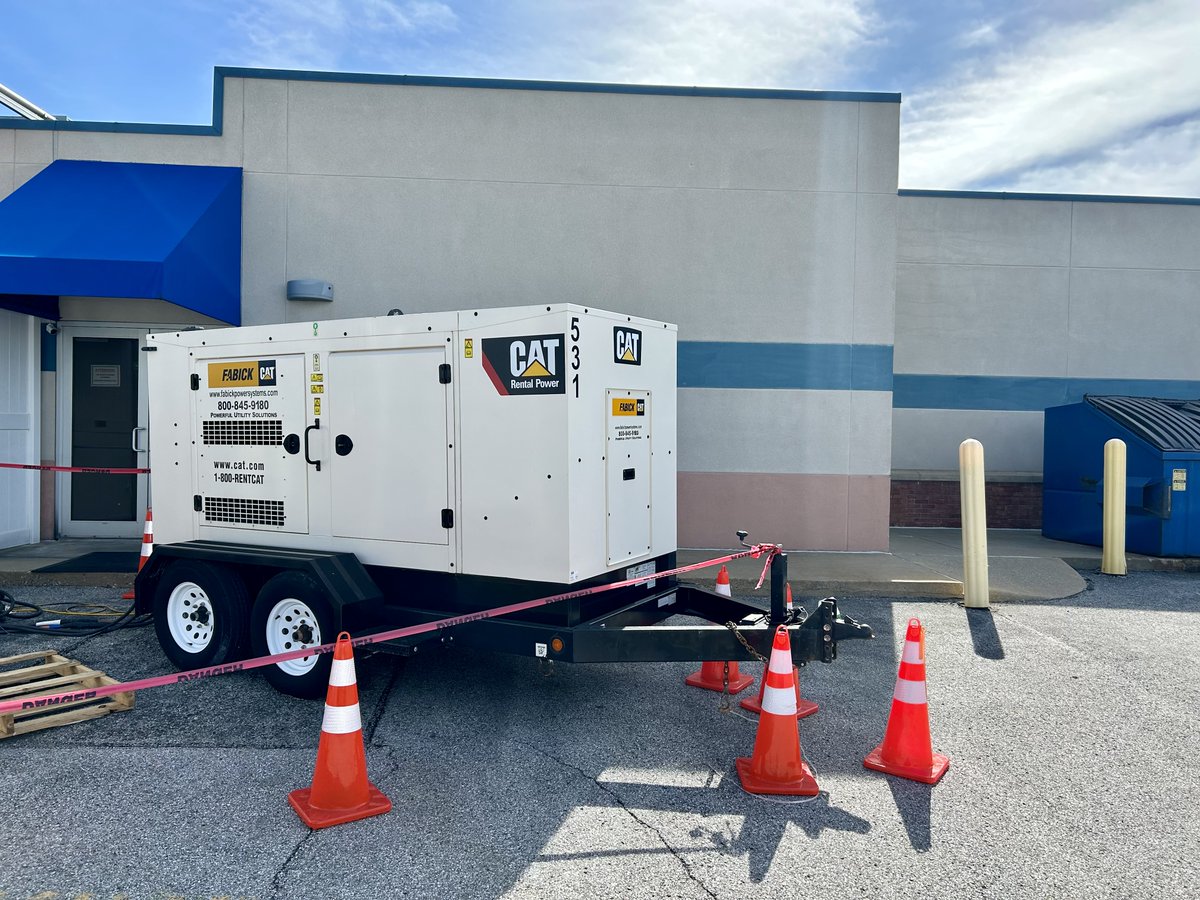 FabickCat's tweet photo. There is #NoTimeForDowntime when a healthcare facility needs backup power!
Check out this customer relying on a rental generator from our Power Rents team while our Service team works on their main generator. We've got your back! https://t.co/0WYogFGIJK