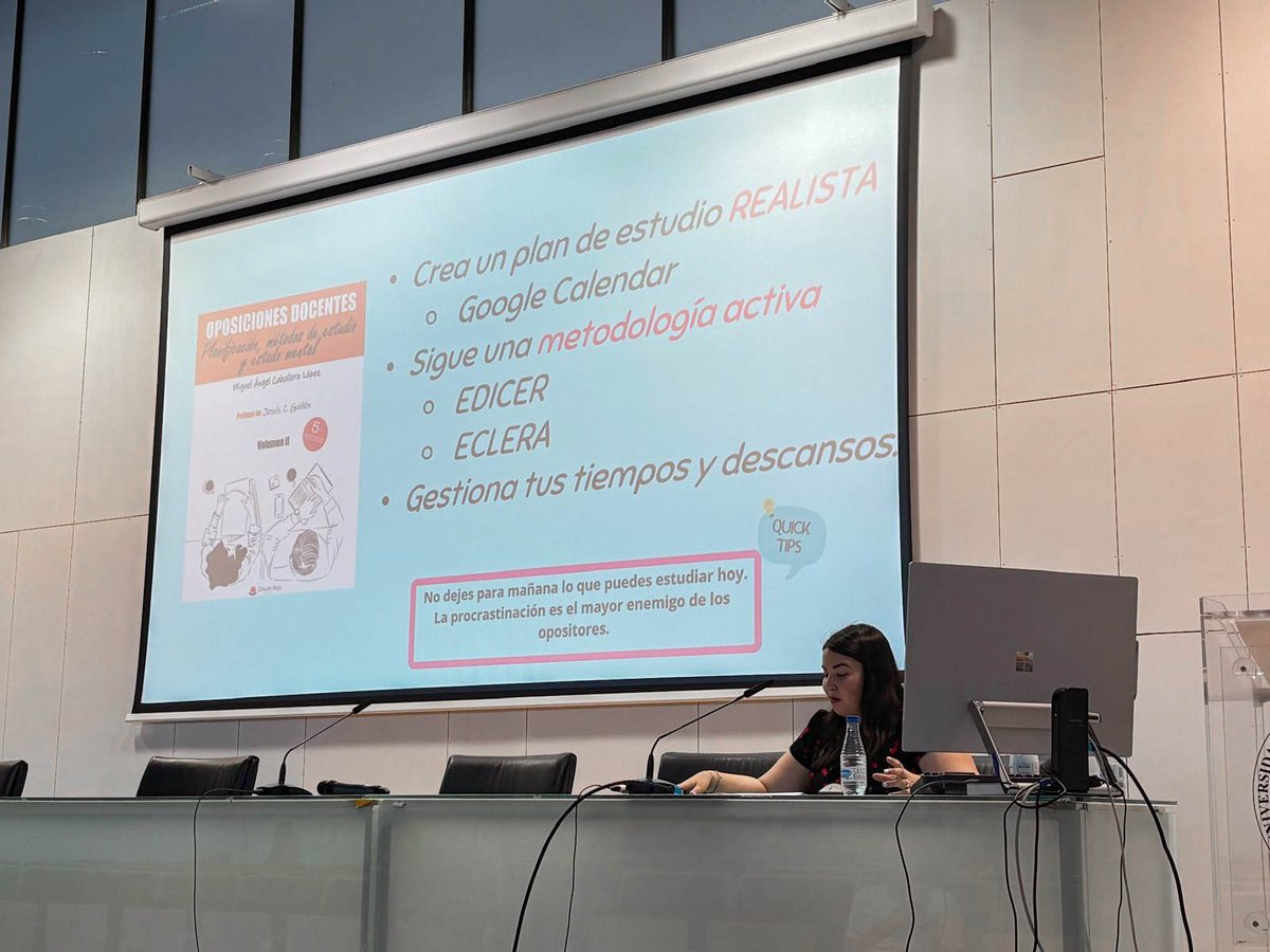 Hoy nuestra compañera Raquel Martinez, coordinadora de la especialidad de Inglés en CLM, ha participado en las Jornadas OLIP del Campus de Toledo, en <a href="/uclm_es/">Universidad de Castilla-La Mancha</a>  hablando sobre su experiencia en #oposiciones y explicando las claves del proceso
 #oposicionesdocentes #maestros