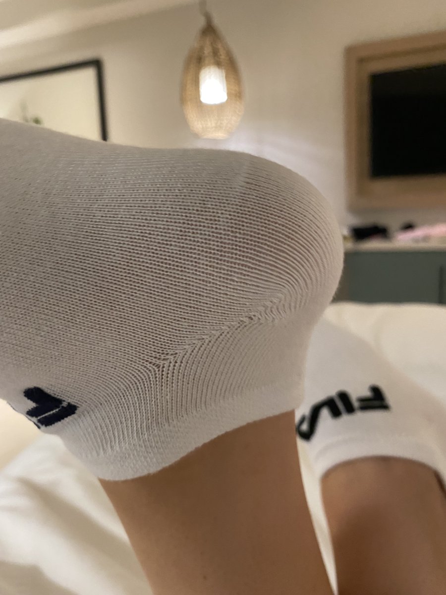 OnlySockies's tweet photo. White Ankle Socks 

#whitesocks #anklesocks #sockfetish https://t.co/xwcY2op3Qq