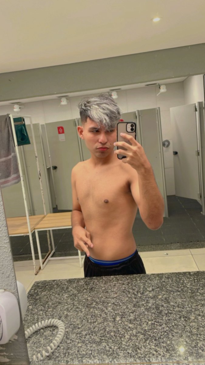 soterio_matheus's tweet photo. até que tô passável nessa fotos 😋 https://t.co/rgwoyerKZ2