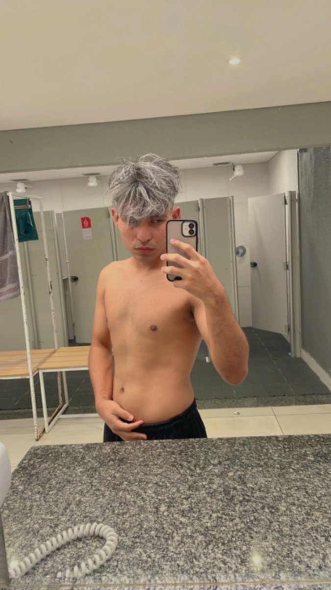 soterio_matheus's tweet photo. até que tô passável nessa fotos 😋 https://t.co/rgwoyerKZ2