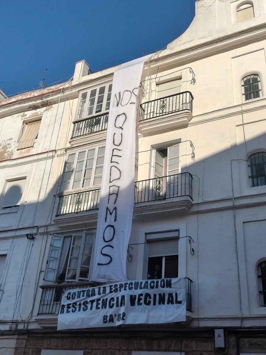 BA1982Oficial's tweet photo. Cádiz no se vende, Cádiz se defiende. https://t.co/F8Q2YNDxiz