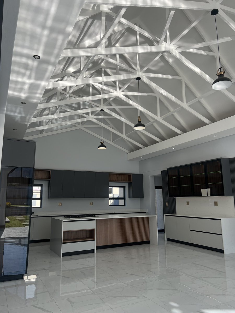 sibiya_sibiya13's tweet photo. Newly built 5 bedroom home in Leloko Lifestyle Estate in Haarties for R7.9m. Please RT, my buyer could be on your TL today. https://t.co/ZLCnmSZ7yj