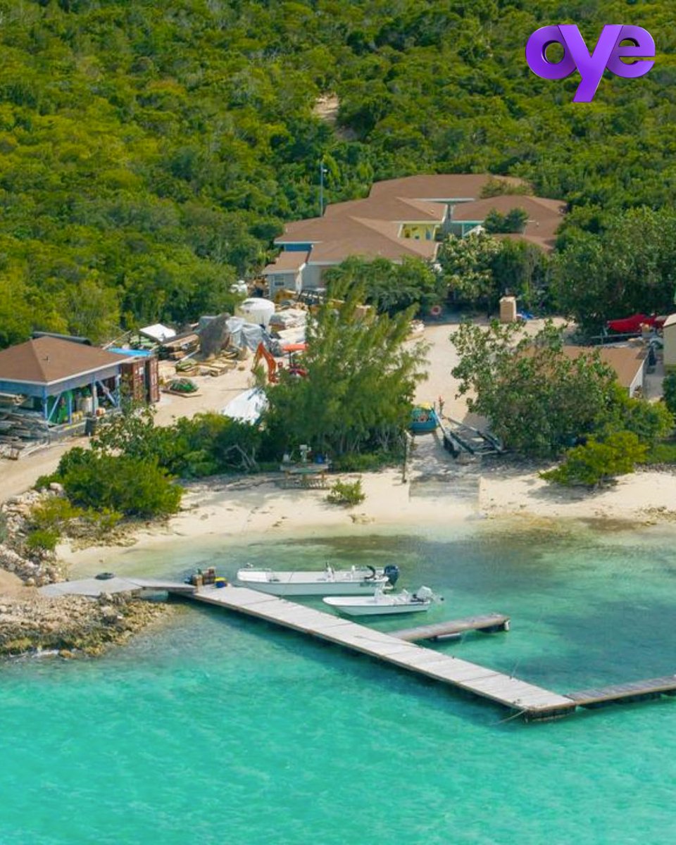 #JohnnyDepp lo resume así: “El #dinero no compra la felicidad, pero sí un yate lo suficientemente grande como para navegar hasta ella”.
Desde 2004, su isla privada en las #Bahamas, 'Little Hall’s Pond Cay', se ha convertido en su escape del ruido de #Hollywood.🌊🕊️