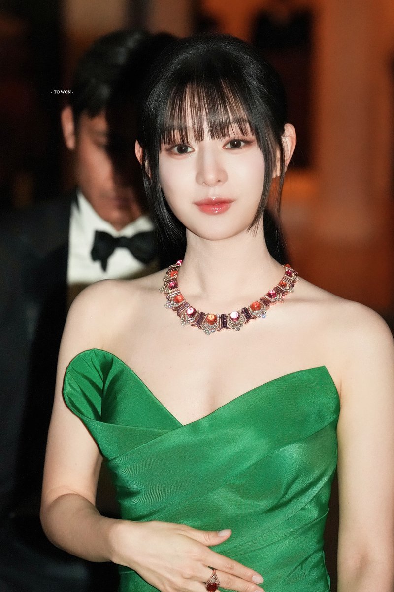 TOWON_1019's tweet image. 250521 μ°λ¦¬ 곡주λπ€
#BvlgariPolychroma
#KimJiwon #κΉμ§μ
@Bulgariofficial