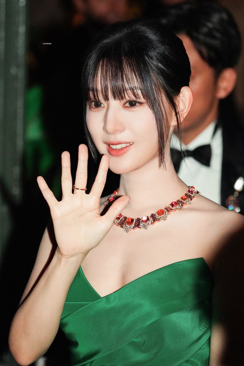 TOWON_1019's tweet image. 250521 μ°λ¦¬ 곡주λπ€
#BvlgariPolychroma
#KimJiwon #κΉμ§μ
@Bulgariofficial