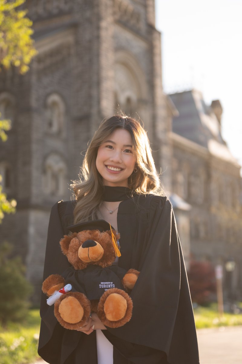 University of Toronto (@uoft) on Twitter photo Make sure your #UofTGrad25 is picture perfect. Here are a couple locations at #UofT that 1st year <a href="/UofTCompSci/">U of T Department of Computer Science</a> & @EconUofT student Winston Feng used for his photoshoot that you can use too!
📍 University College & Knox College Make sure your #UofTGrad25 is picture perfect. Here are a couple locations at #UofT that 1st year <a href="/UofTCompSci/">U of T Department of Computer Science</a> & @EconUofT student Winston Feng used for his photoshoot that you can use too!
📍 University College & Knox College