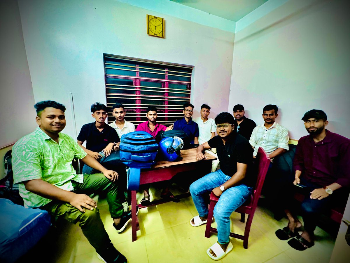 comradehrishi's tweet photo. আগামীকাল কৈলাসশহরে অনুষ্ঠিত হতে চলেছে SFI-এর ২১তম ত্রিপুরা রাজ্য সম্মেলন। এই ঐতিহাসিক সম্মেলনে অংশগ্রহণের উদ্দেশ্যে আজ বিকেলেই আমরা, সোনামুড়া মহকুমার প্রতিনিধিরা, আগরতলায় এসে পৌঁছেছি।
#SFI #SFI_Sonamura #SFITripura #21stStateConference https://t.co/1tFbh2motj
