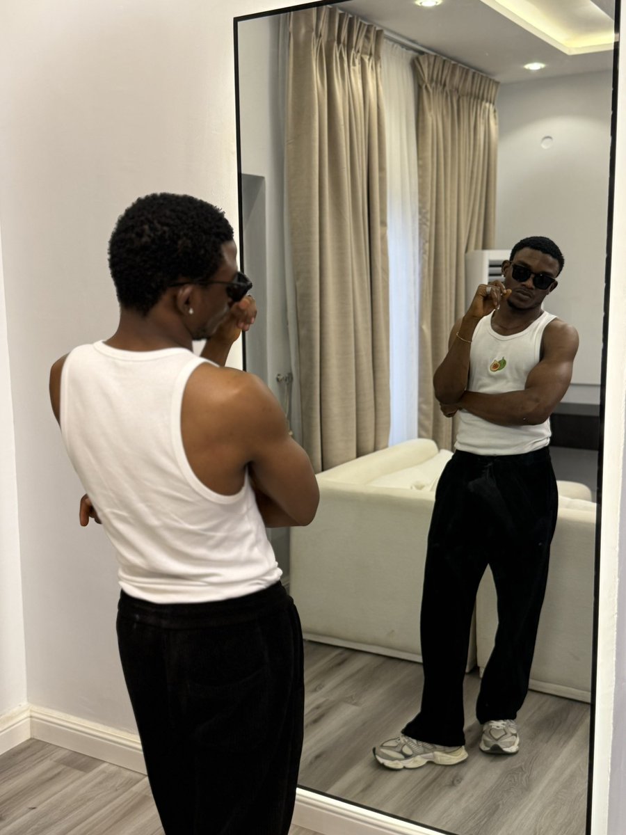 B I L L Y tweet media