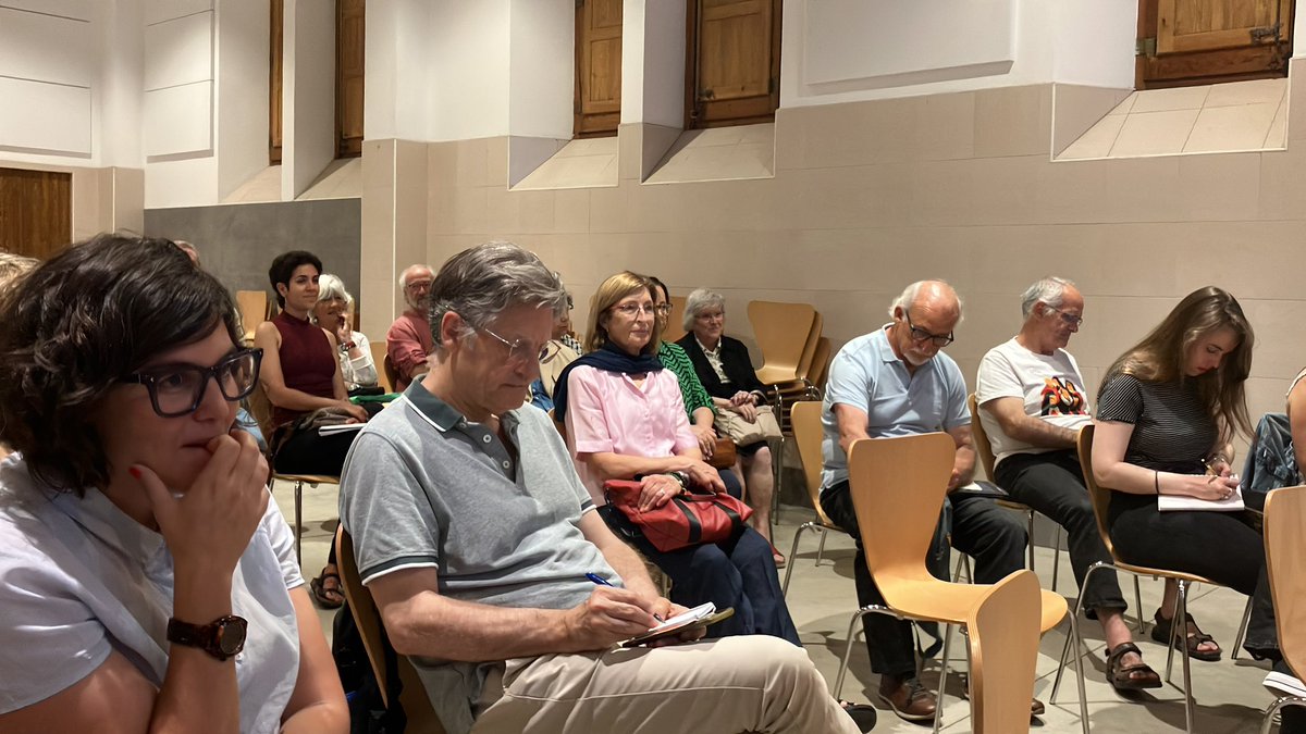 Presentació de “Los descendientes” by <a href="/gunde_bravo/">Gutmaro G Bravo</a> (<a href="/Ed_Critica/">Editorial Crítica</a>) al Centre Cultural de la Model amb Javier Tébar (<a href="/CEHI_UB/">CEHI-UB</a>) &amp; <a href="/IsabelAlonsoDav/">Isabel Alonso Dávila</a> (<a href="/Exprespol/">Persones Ex-preses Polítiques del Franquisme</a>)