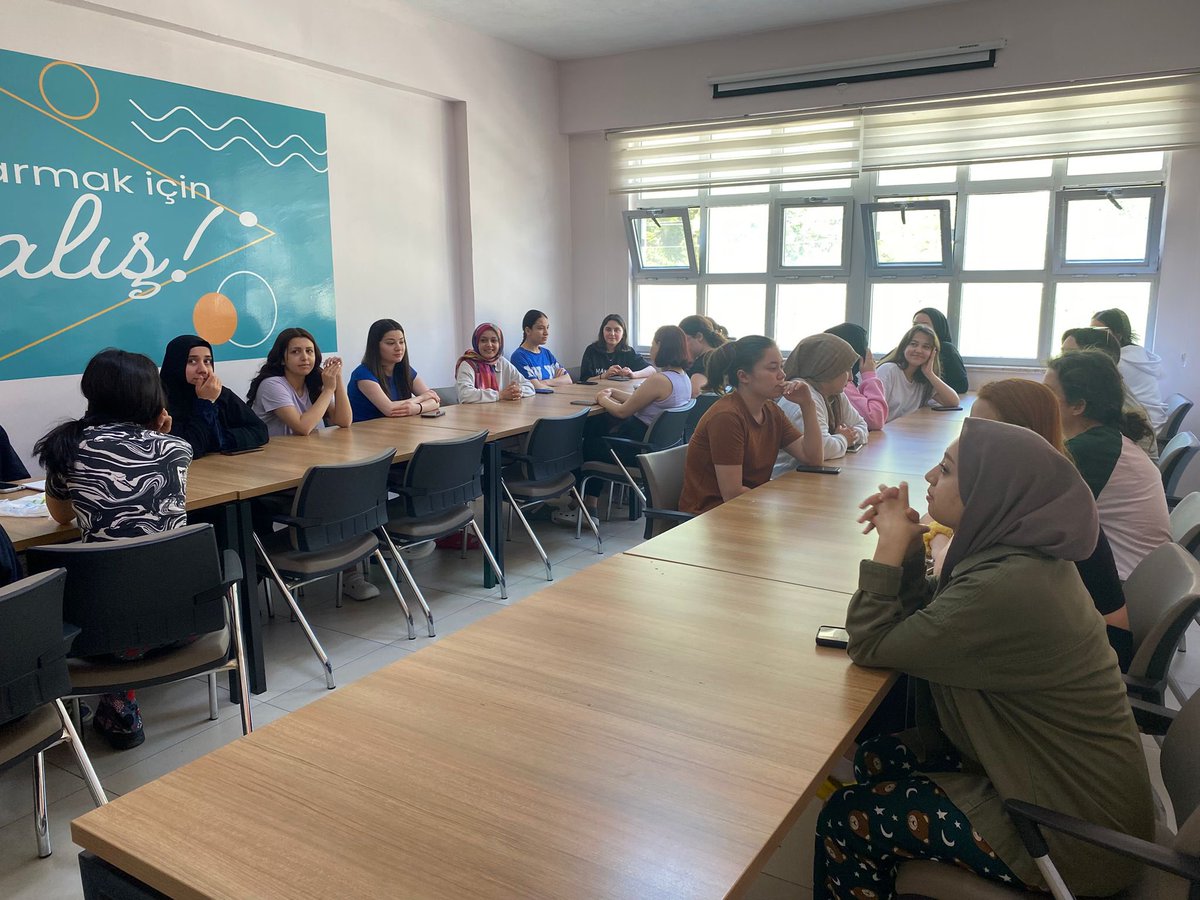 📍Türkeli

Öğrencilerimize yönelik olarak Kariyer Planlama ve Liderlik Eğitimi gerçekleştirildi.

#GSBYurtları