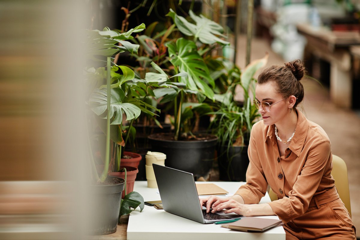 HazelriggSF's tweet photo. Discover essential tips for creating a successful small business website that drives traffic and boosts sales. Learn how to enhance user experience, optimize for search engines, and implement effective marketing strategies to thrive online. https://t.co/vIUQzPIntg https://t.co/q8Y7JQrNQf