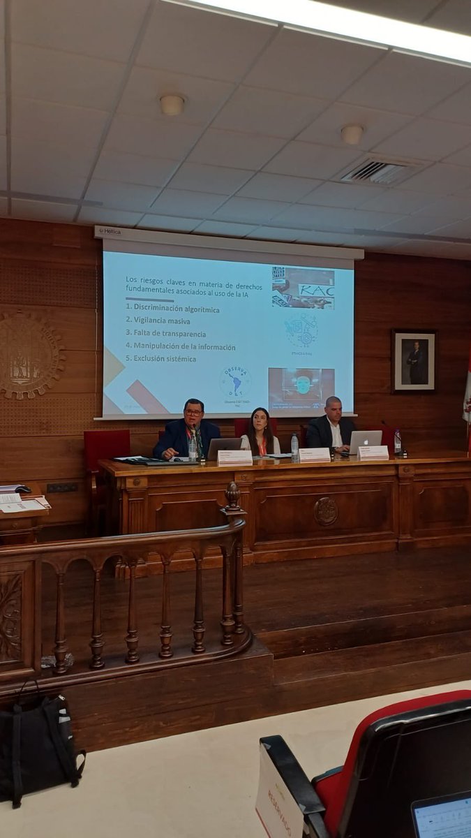 foderticsusal's tweet photo. Continuamos con la mesa de IA de alto riesgo y derechos fundamentales con la intervención de José Heriberto García sobre en Observatorio D&amp;T FIADI-TEC #FODERTICS14 @foderticsusal https://t.co/OxFPPvfgoL