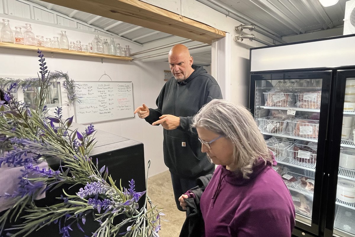 SenFettermanPA's tweet photo. 🥰 Mercer County 🥰

Witnessing generations of grit and hard work here at Mark and Marie’s family dairy farm and creamery.

PA farmers make our commonwealth great and I’m proud to continue to support them. https://t.co/Bga1gu6dlL