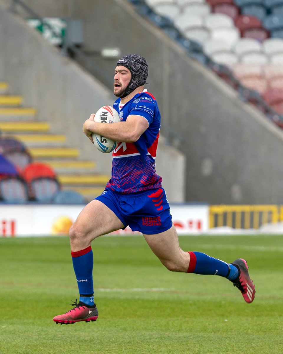 Into the history books 💙

On Sunday, <a href="/Dan_Nixon27/">Dan Nixon</a> became the first Hornets player to score five tries in a single game since Marlon Billy in 2001 - and only the fifth player in the club's history.

An incredible achievement, Dan! 👏