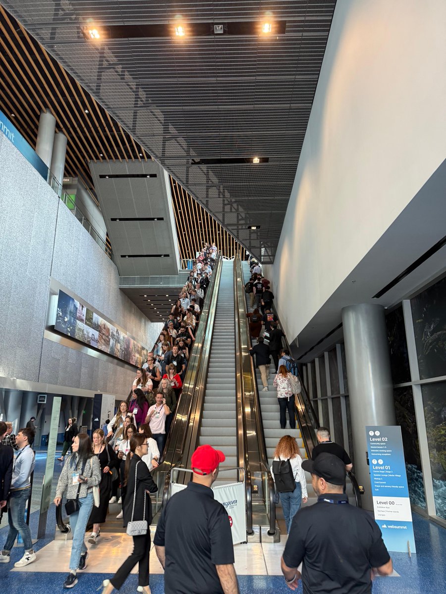ComcastSport's tweet image. .@WebSummit Vancouver has kicked off! Jose Vieitez, Investment Director at Comcast SportsTech & Boomtown Innovation, is here to connect with tech & sports leaders. In town? Drop him a message to meet in person!