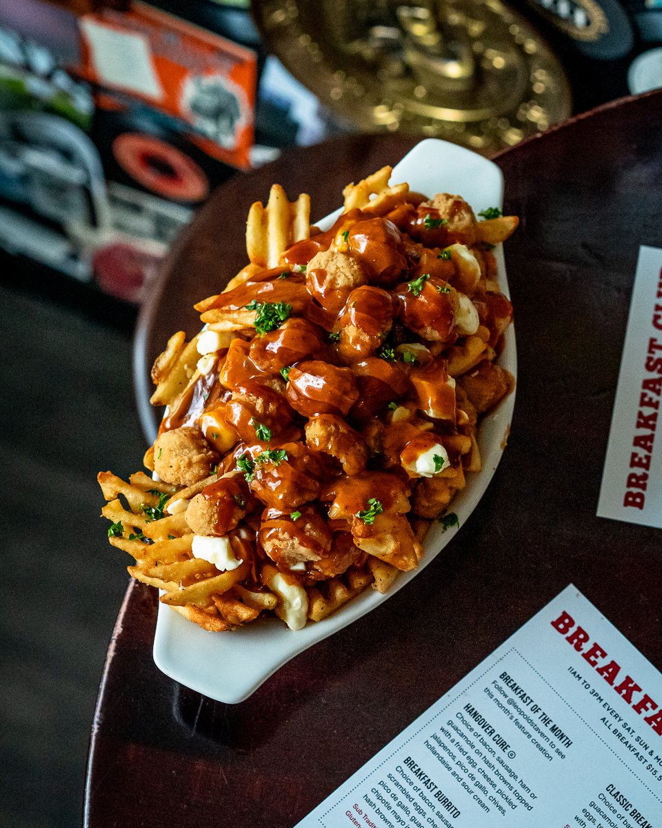 ⚡CHICKEN &amp; WAFFLE FRIES POUTINE⁠ ⚡

Y'all love this one! Only a few more days to get it. Waffle fries, cheese curds, gravy, popcorn chicken, and honey ancho sauce. ⁠

Available this week (May 26th - June 1st) at all locations and on leostogo.ca

⁠#seeyouatleos
