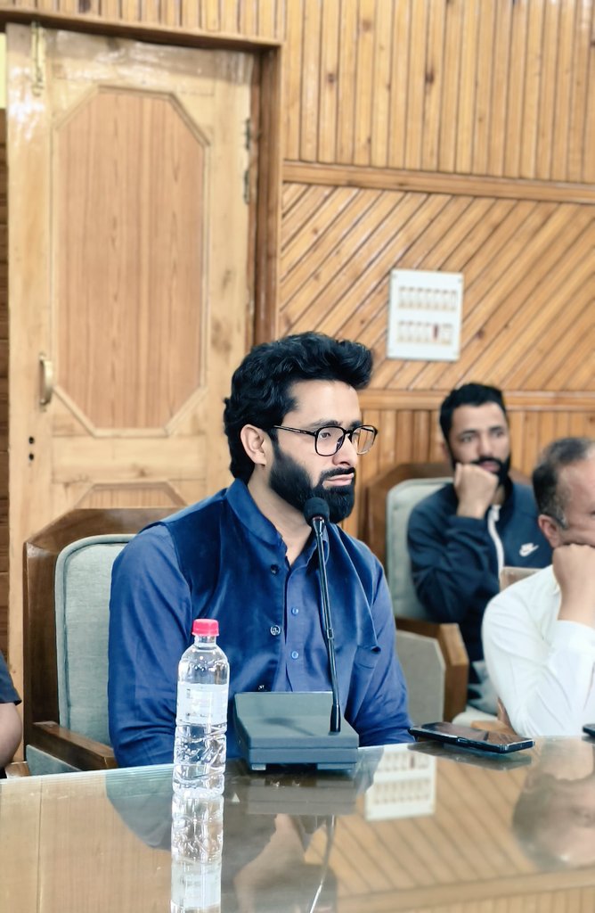advovaismushtaq's tweet image. Productive day in Shopian with J&K Apni Party team shopian. Raised pressing public concerns and discussed the way forward . #GrassrootsPolitics #JKApniParty
@SMAltafBukhari @Apnipartyonline
@GHMir_ @Rafiahmadmir