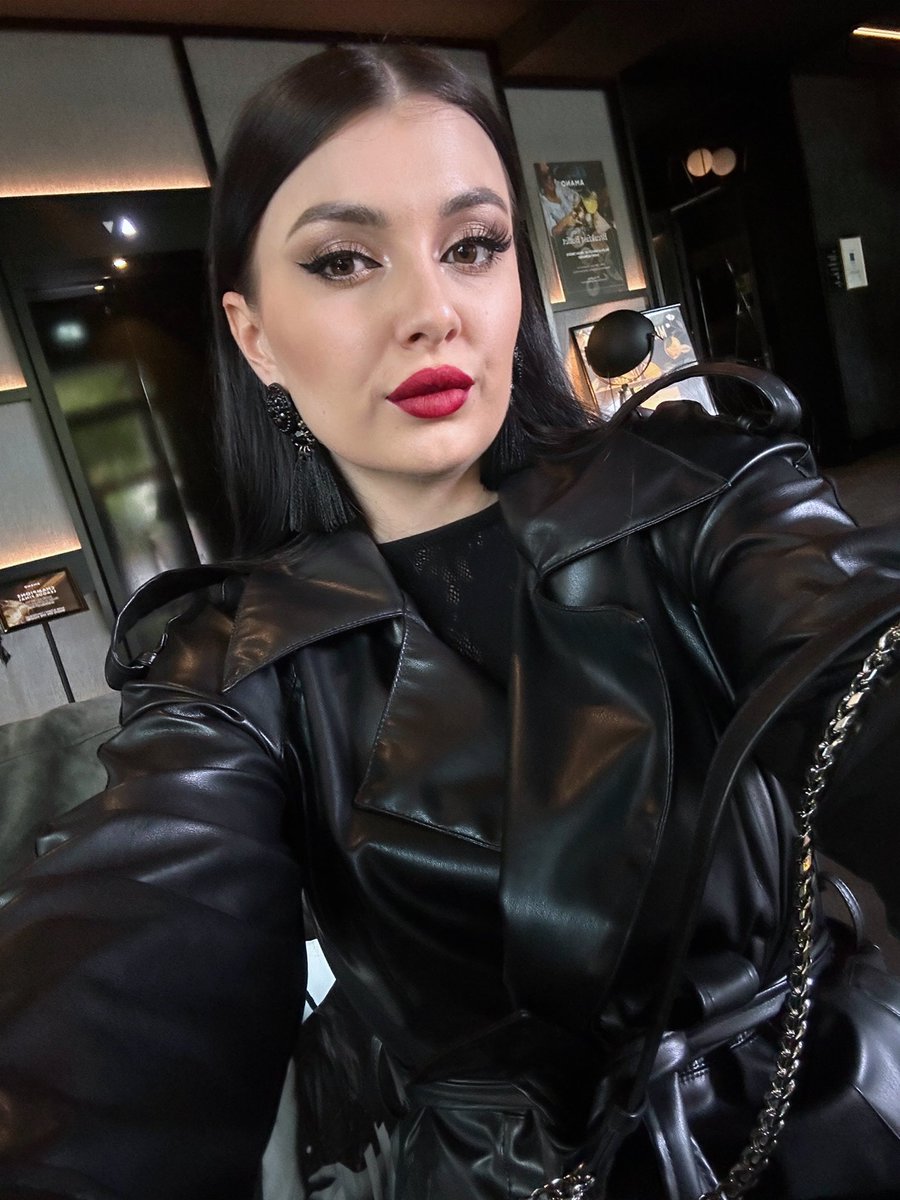 Hi 😈