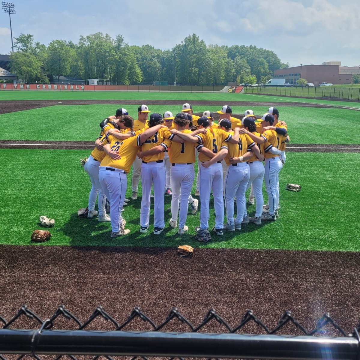 It's the boys turn today!! Bring home a win,  Rangers!! 
💙💛⚾️