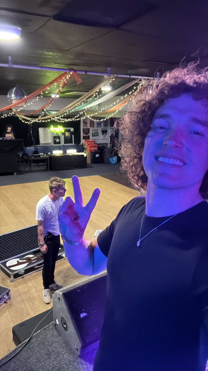 SeafretOfficial's tweet image. Well tour is now officially over and we just want to say a massive thank you to each and everyone of who you came out and made it so special. We felt the love, and now we're off for a big lie down and a proper meal. Thank you and see you in August, South America ❤️ Sf xx