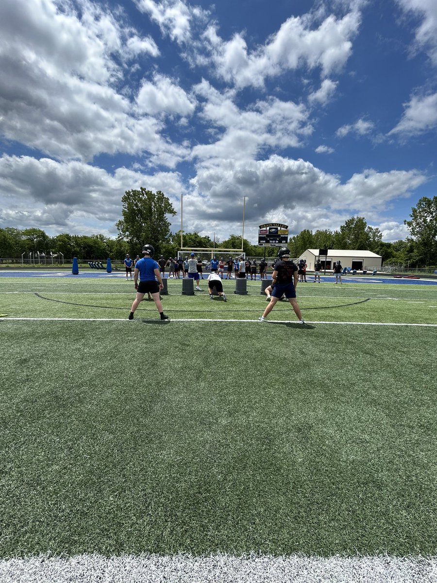 GVEagleFootball's tweet image. Mini camp 1/5 ✅
ENERGY AND FOCUS