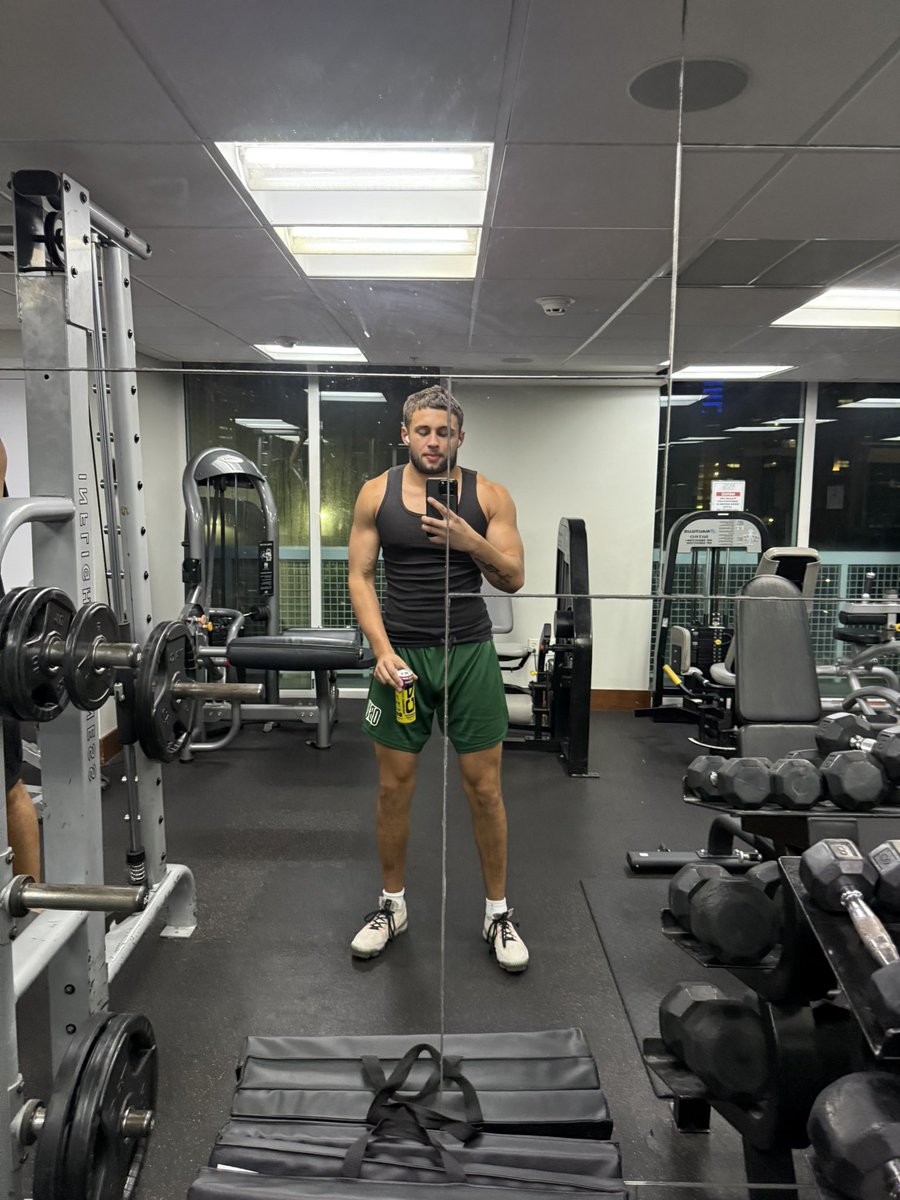 living in miami only makes me want to make more money

idk how some people move here and just do drugs and club all day when they see bugattis and lambos driving around