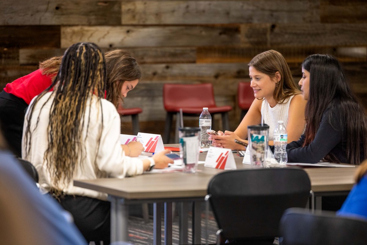 GROWMARK's tweet photo. We’re excited to welcome the 2025 class of #GROWMARK interns! Last week, 49 students from 22 schools kicked off their summer experience across our network. We’re looking forward to the contributions they’ll make and the connections they’ll build. #GROWMARKLife https://t.co/Fzx3DkyvUa