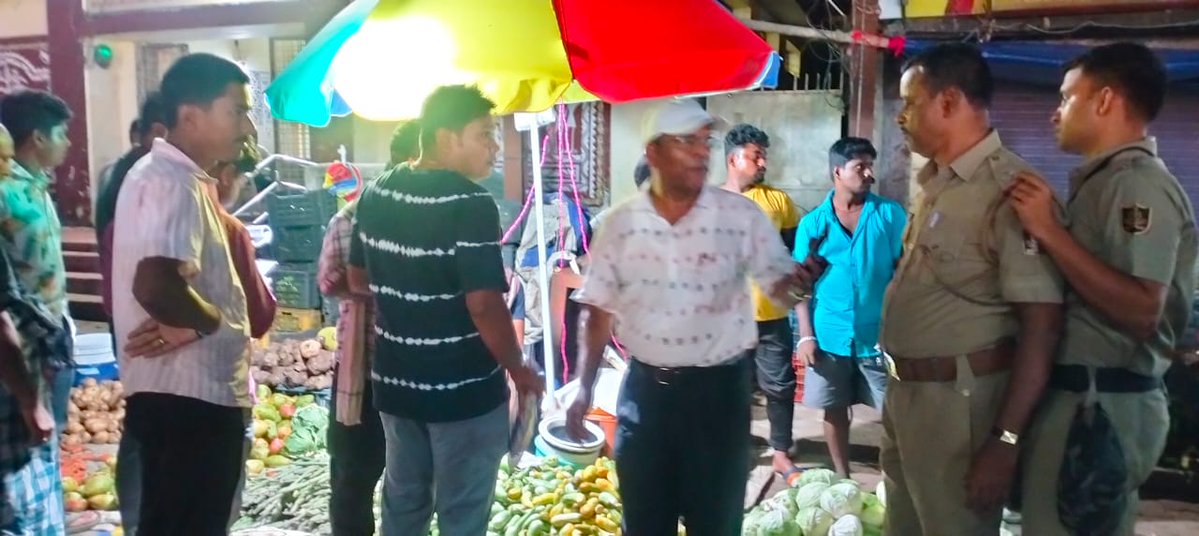Bhadrak Municipality (@eobdkmunicipal) on Twitter photo Joint Enforcement of Single Use Plastic (SUP) was conducted near Kacheri area and appropriate fine was imposed on them.
<a href="/HUDDeptOdisha/">H & UD Dept</a> <a href="/DM_Bhadrak/">District Administration,Bhadrak</a> Joint Enforcement of Single Use Plastic (SUP) was conducted near Kacheri area and appropriate fine was imposed on them.
<a href="/HUDDeptOdisha/">H & UD Dept</a> <a href="/DM_Bhadrak/">District Administration,Bhadrak</a>
