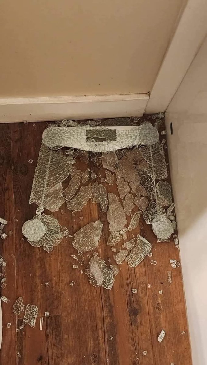 Πάτερ <a href="/_Paranoikos/">ПАТЕР ΤΟΥΜΠΑΝΟ ПАРАНОИКОС Official®️</a> αλλά κ αδελφέ <a href="/panpan100/">p7anp7an APOEL</a> νομίζω έχουμε πρόβλημα αλλά δεν είμαι σίγουρος 😂