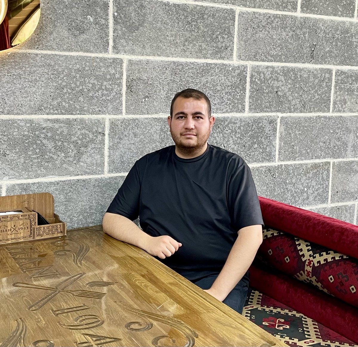 Sessizlik her zaman ilgisizlik anlamına gelmez. Düşünmeden konuşmaktansa, konuşmadan düşünmek her zaman daha iyidir…