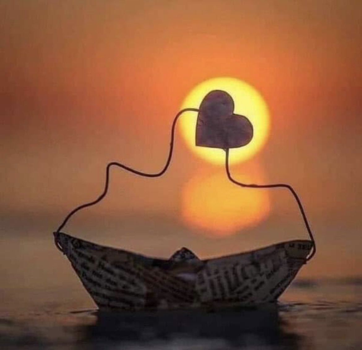 Bir utançtır yaşadığımız şu dünya . . .
Şehirlerde ışıklar mavi yanarken ,
Sokak çocukları mavi oyun oynamalı .
İnsanlık , 
şefkat , 
sevgi ve dostluk , 
Tıpkı gökyüzü gibi mavi ve sonsuz olmalı . . .

          Huzurla.. mutlu Akşamlar 💙🌿✨