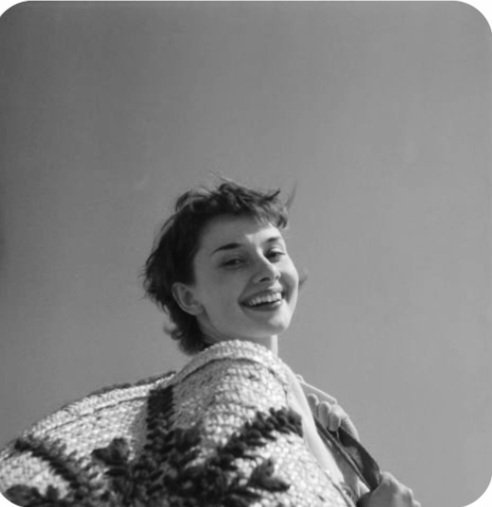 ,

   seni sevmeyi
🫶
dünyanın en güzel şiiri yapacağım

İyi akşamlar    🩶

.