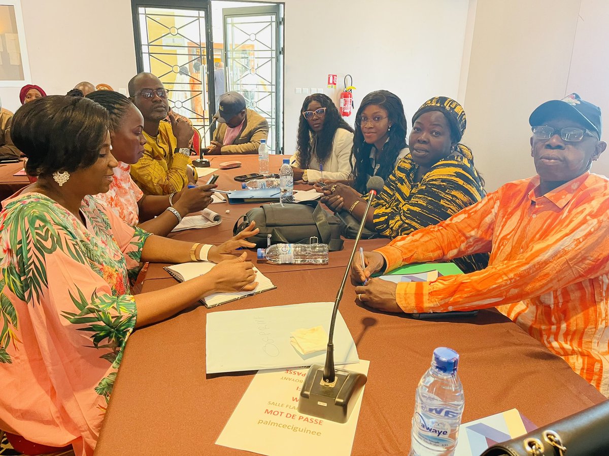 Conakry vient d’abriter l’atelier national de restitution d’une étude réalisée sur les savoirs locaux et traditionnels des femmes dans les préfectures de kindia et Forecariah. 
Une initiative du CECI sur financement de la coopération canadienne.
@ceci