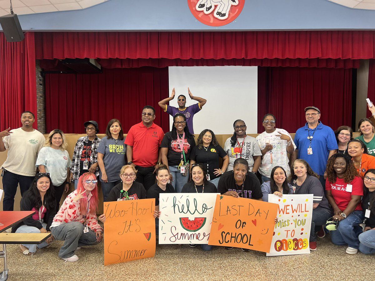 TraylorKappelle's tweet image. Peace out! Hello summer from Goodman’s Car Rider team! @GoodmanES_AISD @WardLadon @minegonzo