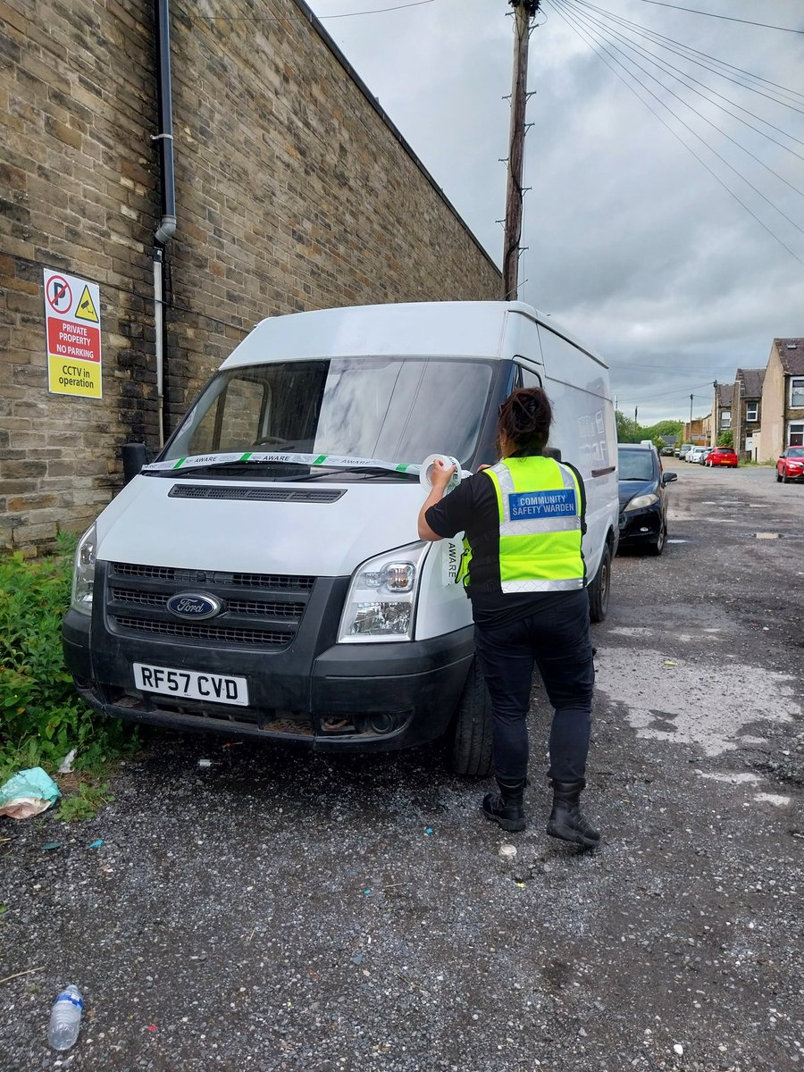 Busy afternoon for team 4 from The Community Protection Team, dealing with abandoned vehicles, PSPO signs and foot patrol around Hullen Edge.
<a href="/Calderdale/">Calderdale Council</a> 
<a href="/Suewarden306/">Sue Warden 306 love life and smile ❤</a> 
<a href="/RomaineWarden11/">Romaine</a> 
<a href="/warden_mick/">Mick Warden</a> 
#safercalderdale