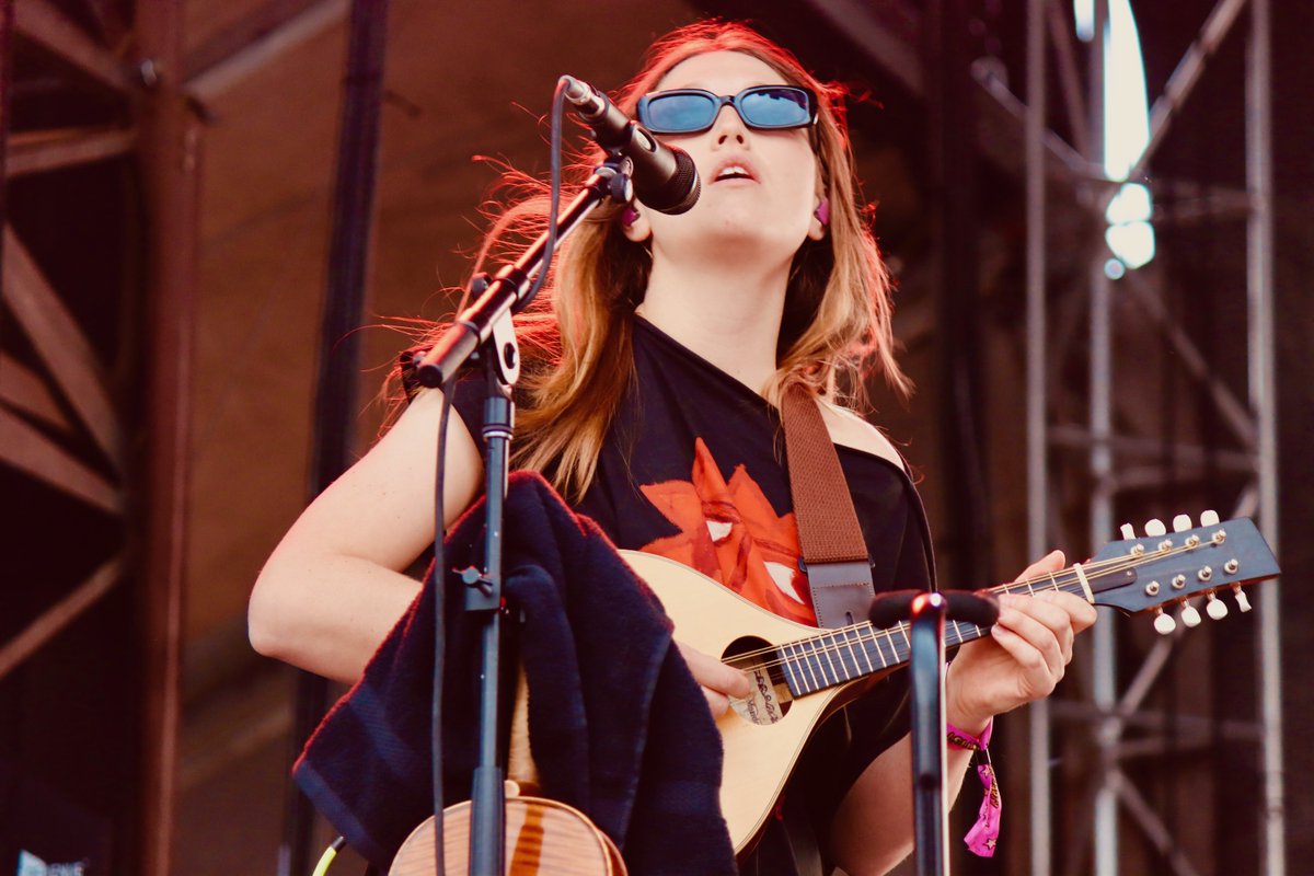 mjbialas's tweet photo. Suki Waterhouse Rules on List of Fab 5 Fest Faves of ’25: With @KilbyBlockParty featuring a fine lineup of artists, a select few, led by Suki Waterhouse, had more than one thing in common. Check out the @PopMatters review: https://t.co/kc6aPYocZI https://t.co/0S18gykv72
