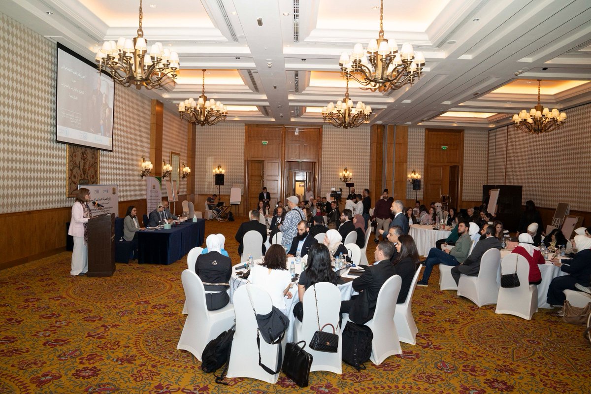 WFP_Syria's tweet image. “Our priority is to ensure fairness, equality and dignity #ForEveryChild and family in #Syria,” said Ms. @HindKabawat during today’s joint social protection workshop.
Supported by #ILO, #UNICEF & #WFP, the workshop aimed to strengthen social protection system in the country.