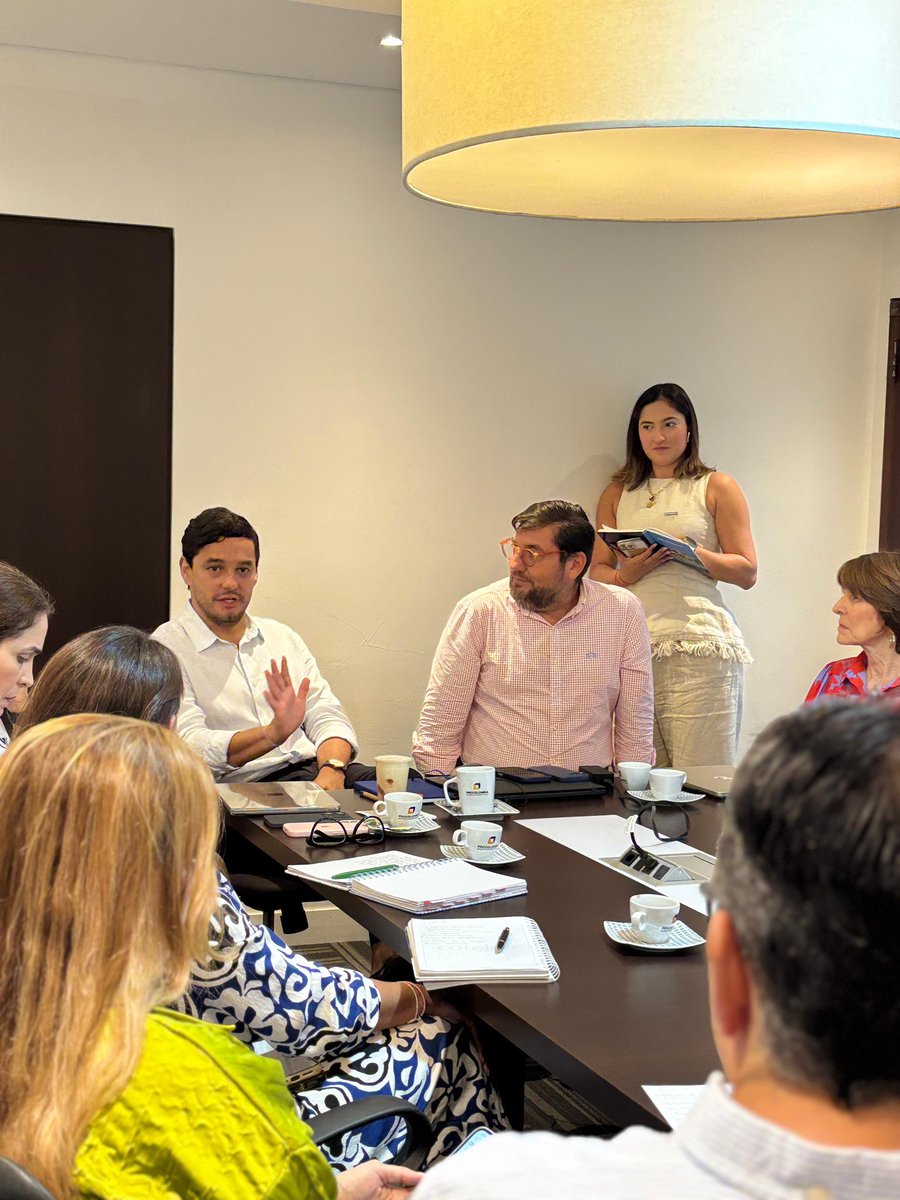 cslemaitre's tweet photo. Estuvimos reunidos el sector turismo en cartagena con el nuevo Vicepresidente de Turismo de Procolombia, Luis Alejandro Dávila con el objetivo de fortalecer el trabajo articulado entre los diferentes actores del sector y avanzar en la consolidación de Colombia como destino https://t.co/dBSetgsIbk