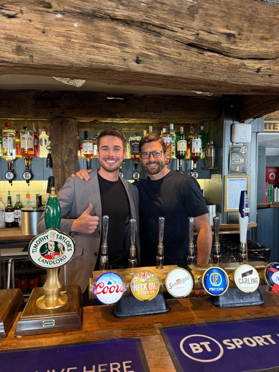 ReformDaily_'s tweet image. 🍺 Alex Armstrong just wrapped filming Lee Anderson’s Real World &amp;amp; pulled his first pint at @EssexPR’s brilliant pub!

Catch the show tomorrow night at 7pm on GB News.

What do you reckon - how’s his pint-pulling technique? Rate it out of 10! ⬇️

#RealWorld #GBNews