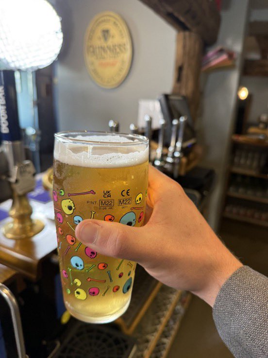 ReformDaily_'s tweet image. 🍺 Alex Armstrong just wrapped filming Lee Anderson’s Real World &amp;amp; pulled his first pint at @EssexPR’s brilliant pub!

Catch the show tomorrow night at 7pm on GB News.

What do you reckon - how’s his pint-pulling technique? Rate it out of 10! ⬇️

#RealWorld #GBNews
