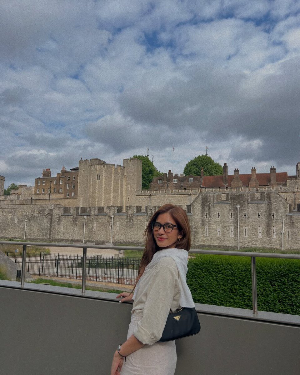 ً (@aiahgallery) on Twitter photo 